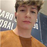 Me defino como persona activa muy positiva y con ganas de enseñar doy clases a cualquier tipo de persona